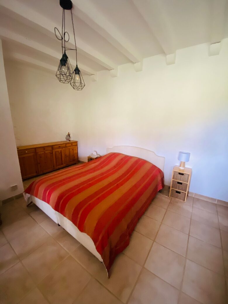 Peaceful Dordogne Estate Surrounded by Nature - Veyrines-de-Domme, France