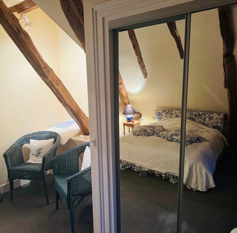 Peaceful Dordogne Estate Surrounded by Nature - Veyrines-de-Domme, France