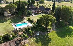 Peaceful Dordogne Estate Surrounded by Nature - Veyrines-de-Domme, France
