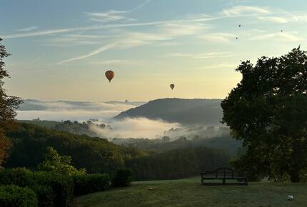 Peaceful Dordogne Estate Surrounded by Nature - Veyrines-de-Domme, France