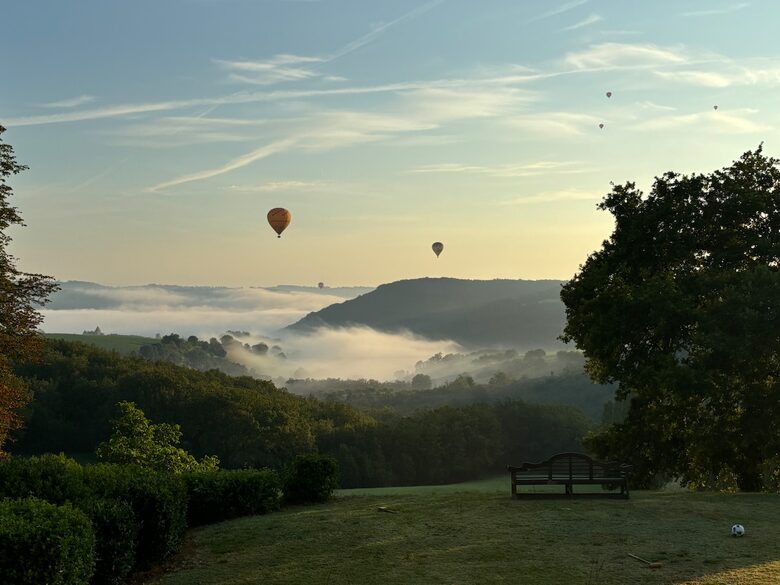 Peaceful Dordogne Estate Surrounded by Nature - Veyrines-de-Domme, France