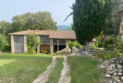 Peaceful Dordogne Estate Surrounded by Nature - Veyrines-de-Domme, France