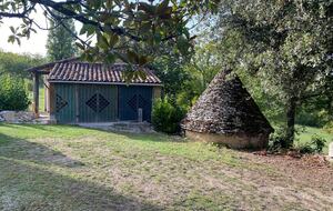 Peaceful Dordogne Estate Surrounded by Nature - Veyrines-de-Domme, France