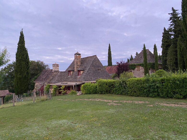 Peaceful Dordogne Estate Surrounded by Nature - Veyrines-de-Domme, France