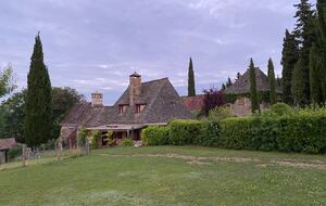 Peaceful Dordogne Estate Surrounded by Nature - Veyrines-de-Domme, France