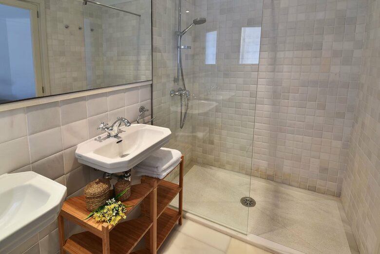 Seafront Elegance in Cala d’Or - Cala d'Or, Mallorca, Spain