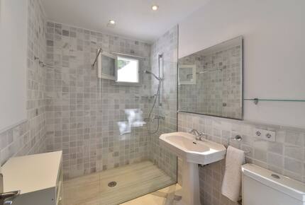 Seafront Elegance in Cala d’Or - Cala d'Or, Mallorca, Spain