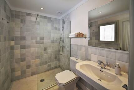 Seafront Elegance in Cala d’Or - Cala d'Or, Mallorca, Spain