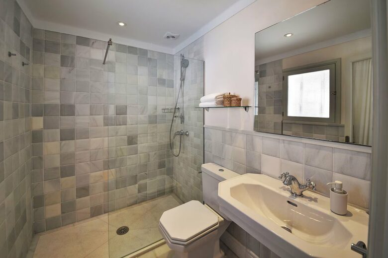 Seafront Elegance in Cala d’Or - Cala d'Or, Mallorca, Spain