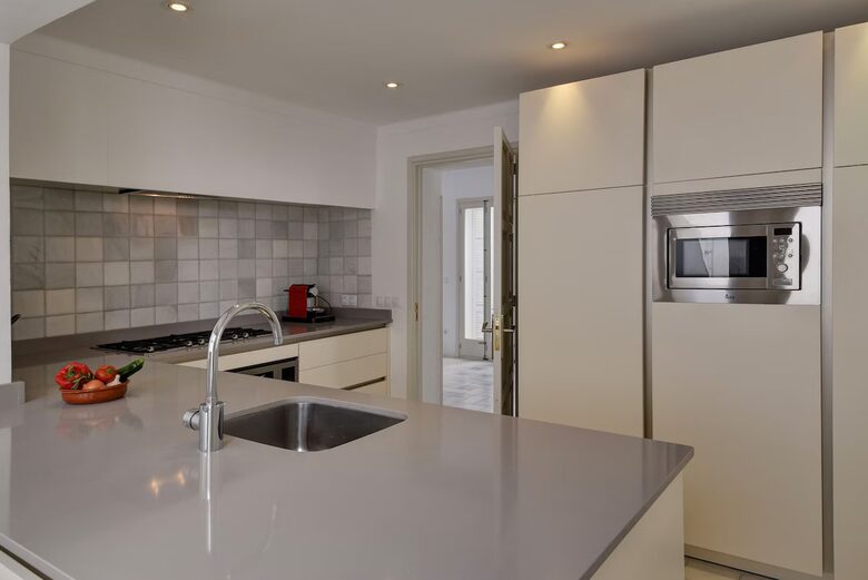 Seafront Elegance in Cala d’Or - Cala d'Or, Mallorca, Spain