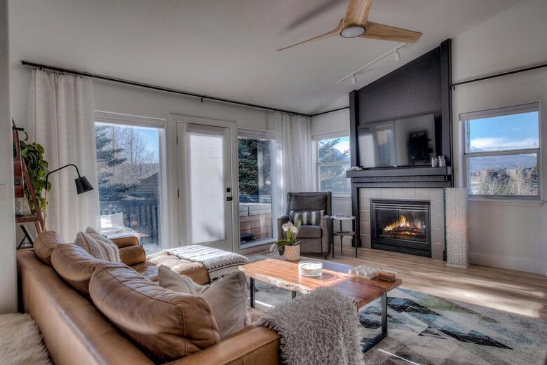 Lake Dillon Designer Retreat with Mountain Views - Dillon, Colorado