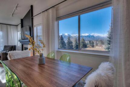 Lake Dillon Designer Retreat with Mountain Views - Dillon, Colorado