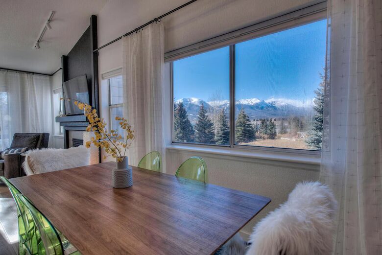 Lake Dillon Designer Retreat with Mountain Views - Dillon, Colorado