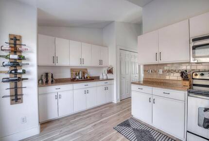 Lake Dillon Designer Retreat with Mountain Views - Dillon, Colorado