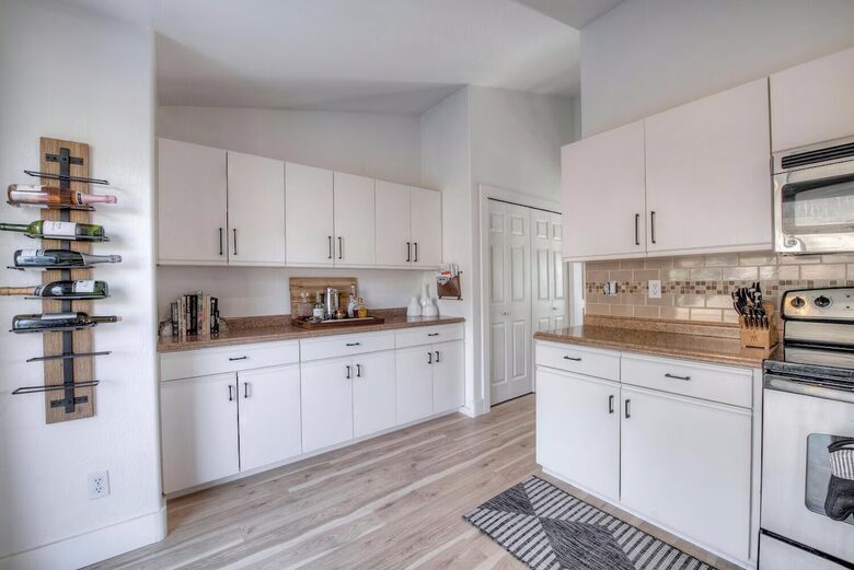 Lake Dillon Designer Retreat with Mountain Views - Dillon, Colorado