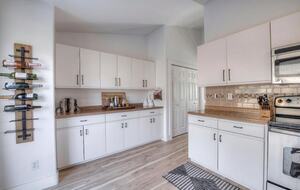 Lake Dillon Designer Retreat with Mountain Views - Dillon, Colorado