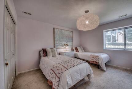 Lake Dillon Designer Retreat with Mountain Views - Dillon, Colorado