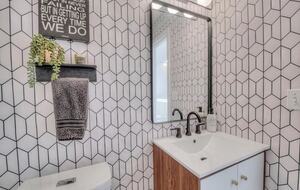 Lake Dillon Designer Retreat with Mountain Views - Dillon, Colorado