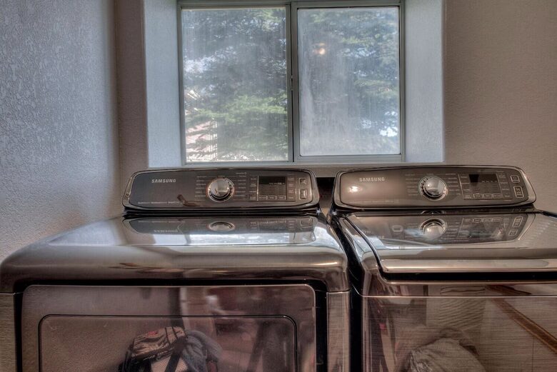 Lake Dillon Designer Retreat with Mountain Views - Dillon, Colorado