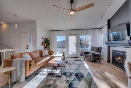 Lake Dillon Designer Retreat with Mountain Views - Dillon, Colorado