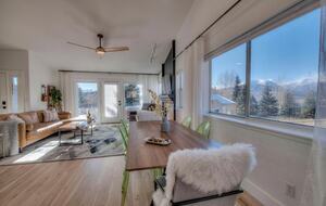 Lake Dillon Designer Retreat with Mountain Views - Dillon, Colorado