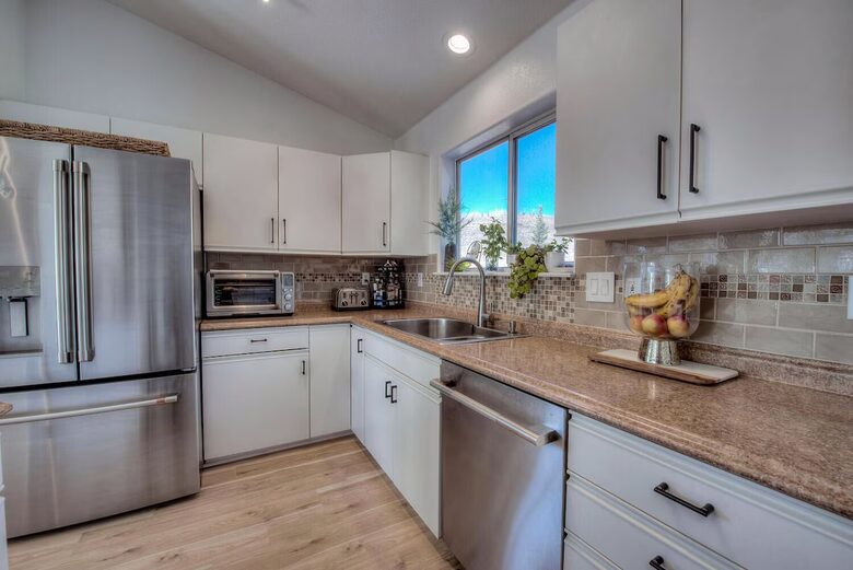 Lake Dillon Designer Retreat with Mountain Views - Dillon, Colorado