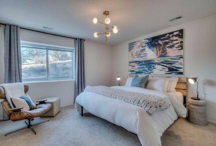 Lake Dillon Designer Retreat with Mountain Views - Dillon, Colorado