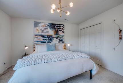 Lake Dillon Designer Retreat with Mountain Views - Dillon, Colorado