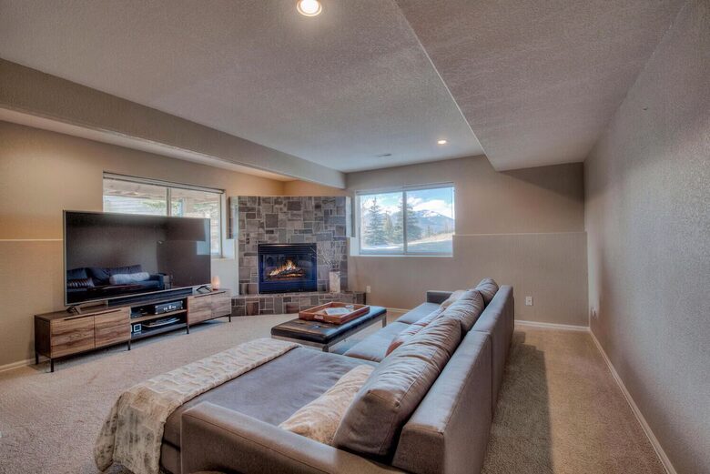 Lake Dillon Designer Retreat with Mountain Views - Dillon, Colorado