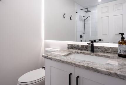 Alpine Elegance in the Heart of Whistler Village - Whistler, Canada