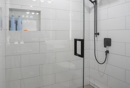 Alpine Elegance in the Heart of Whistler Village - Whistler, Canada