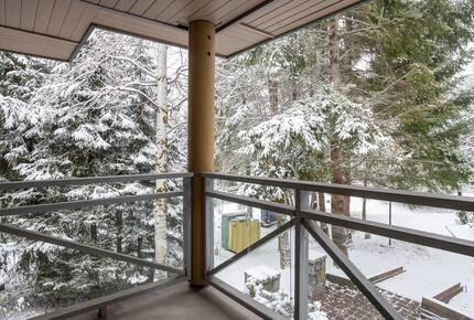 Alpine Elegance in the Heart of Whistler Village - Whistler, Canada