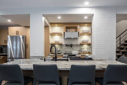 Alpine Elegance in the Heart of Whistler Village - Whistler, Canada