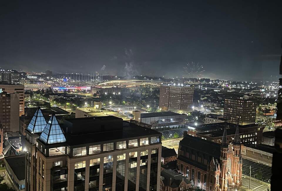 Stylish High-Rise Stay in the Heart of Birmingham - Birmingham, Alabama