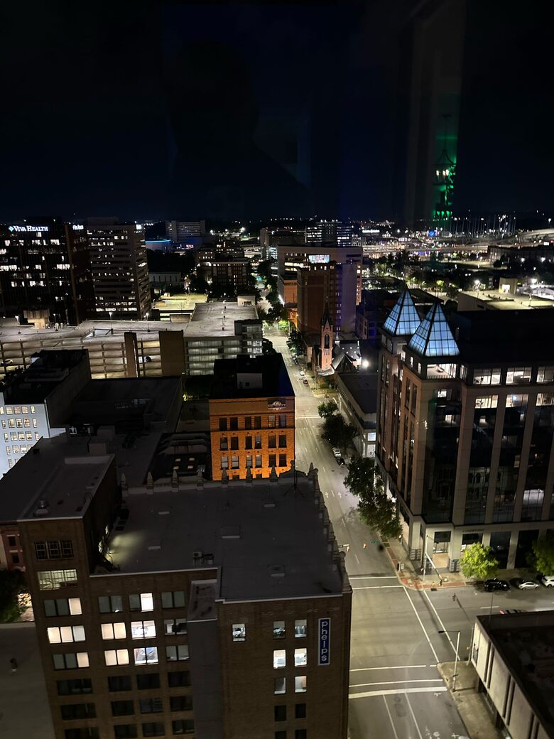 Stylish High-Rise Stay in the Heart of Birmingham - Birmingham, Alabama