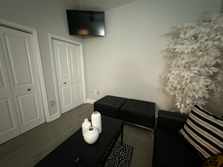 Stylish High-Rise Stay in the Heart of Birmingham - Birmingham, Alabama