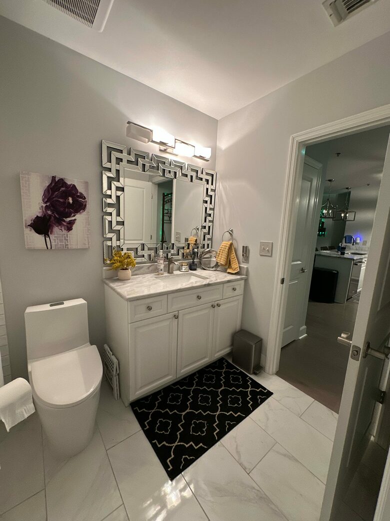 Stylish High-Rise Stay in the Heart of Birmingham - Birmingham, Alabama