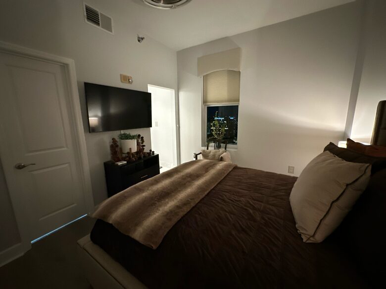 Stylish High-Rise Stay in the Heart of Birmingham - Birmingham, Alabama