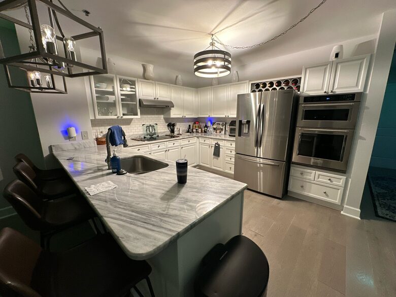 Stylish High-Rise Stay in the Heart of Birmingham - Birmingham, Alabama