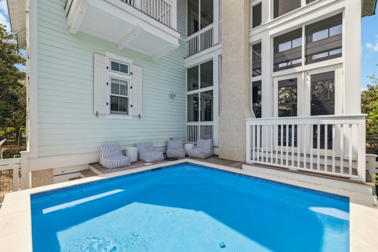 NEW Pool Deck Seating