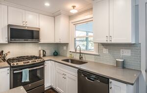 Chic Westport Cape Near Beach & Downtown - Westport, Connecticut