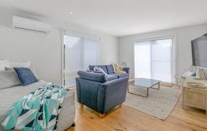 Stylish Seaside Getaway in Phillip Island - Smiths Beach, Australia