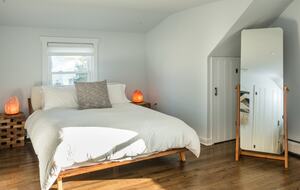 Chic Westport Cape Near Beach & Downtown - Westport, Connecticut