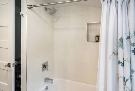 Chic Westport Cape Near Beach & Downtown - Westport, Connecticut