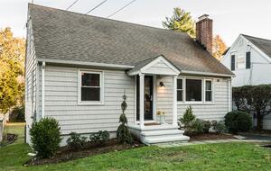 Chic Westport Cape Near Beach & Downtown - Westport, Connecticut