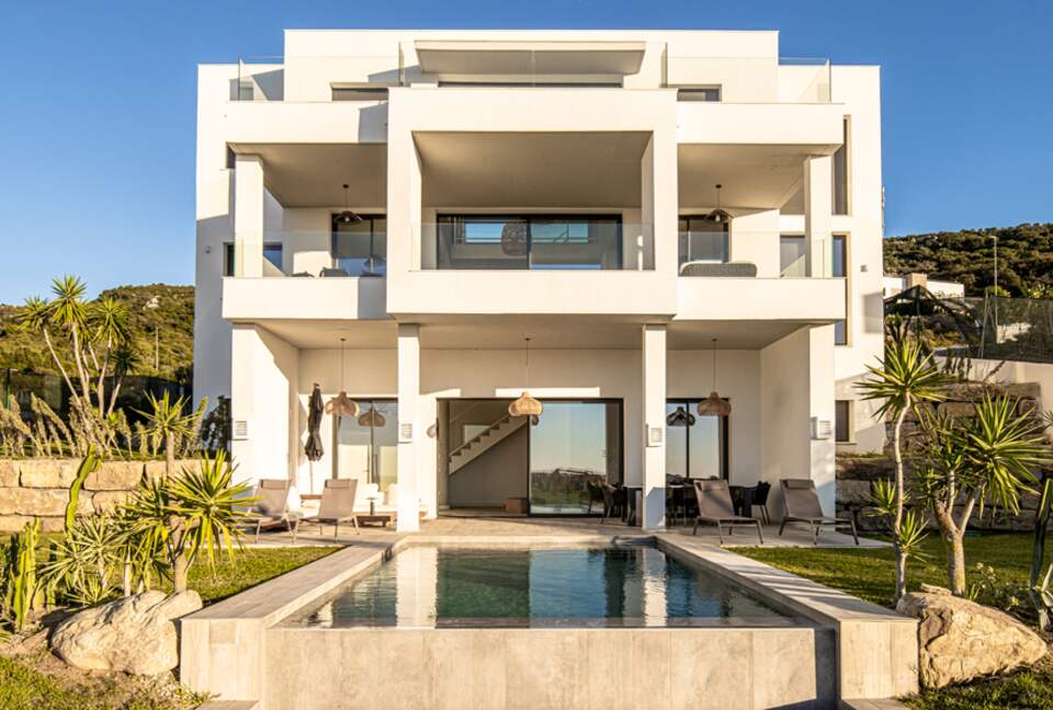 Villa Retinta: Sophisticated Coastal Villa with Panoramic Views - Tarifa, Spain