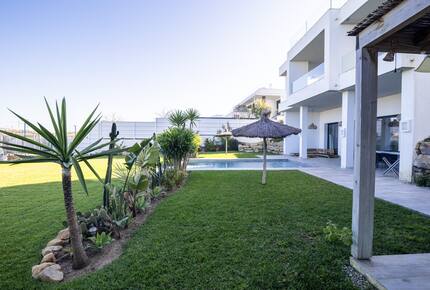 Villa Retinta: Sophisticated Coastal Villa with Panoramic Views - Tarifa, Spain