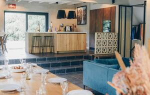 A Sophisticated Retreat with Swimming Pond and Guesthouse - Hulshorst, Netherlands