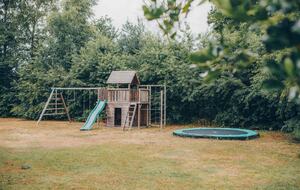 A Sophisticated Retreat with Swimming Pond and Guesthouse - Hulshorst, Netherlands