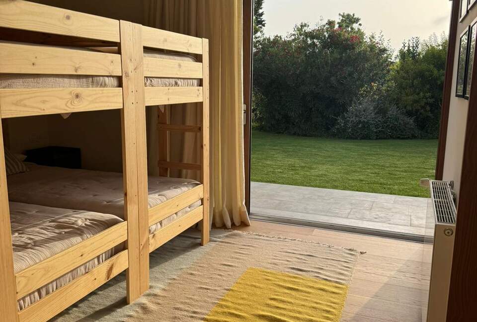 A Modern Villa with Garden Elegance - Colares, Portugal